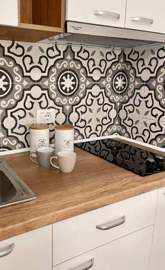 Sol Lux Apartments 1St Floor Durres Bagian luar foto
